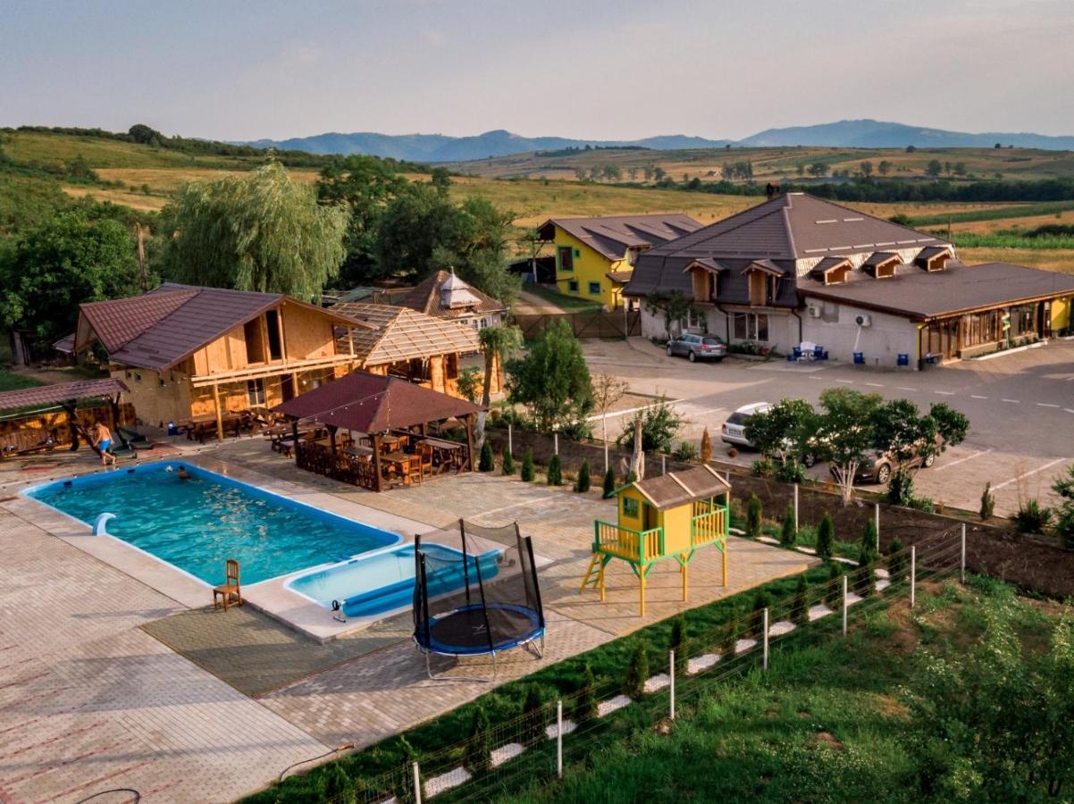 Complex Stefanesti Otel Bozovici Dış mekan fotoğraf